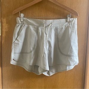 THE AMERICAN OUTDOORSMAN - FOR WOMEN • Sun Protection Performance Short - Size M